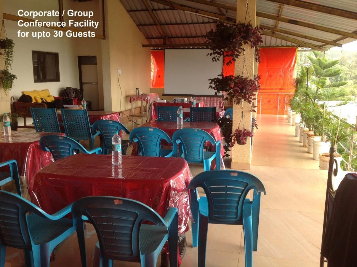 Strawberry County Hotel Panchgani Bagian luar foto